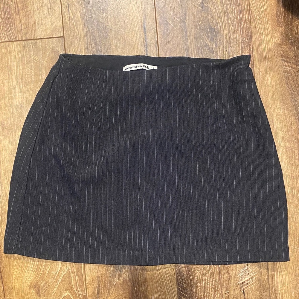 Abercrombie and Fitch Scarlet Skort